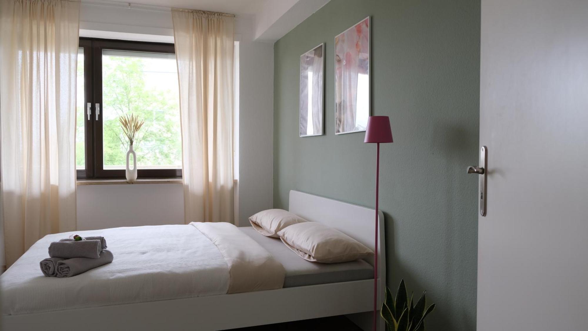 Ferienwohnung Casa Luxe - 120Qm - Zentral - Familienfreundlich - Parkplatz - 5Km Zum Legoland Günzburg Exterior foto
